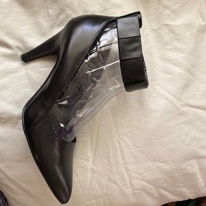 Size 10 NIB MUST GO! Selling will only be posted from 2:30 to 3:30! $25!